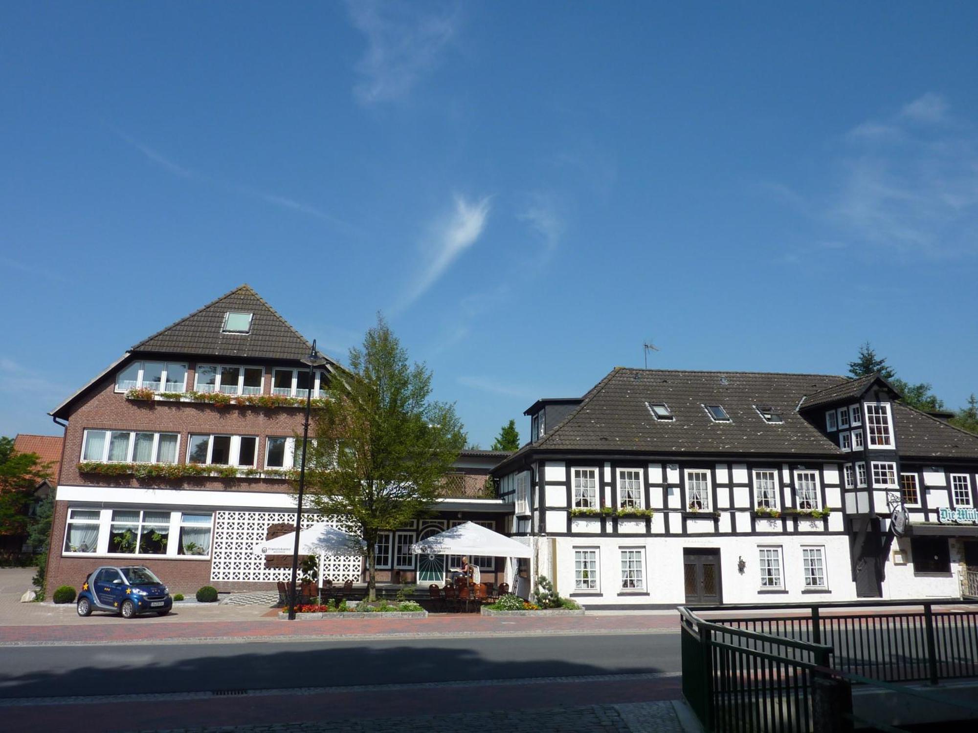 Akzent Hotel Zur Wasserburg - Hotel Garni Bed & Breakfast Harpstedt Ngoại thất bức ảnh