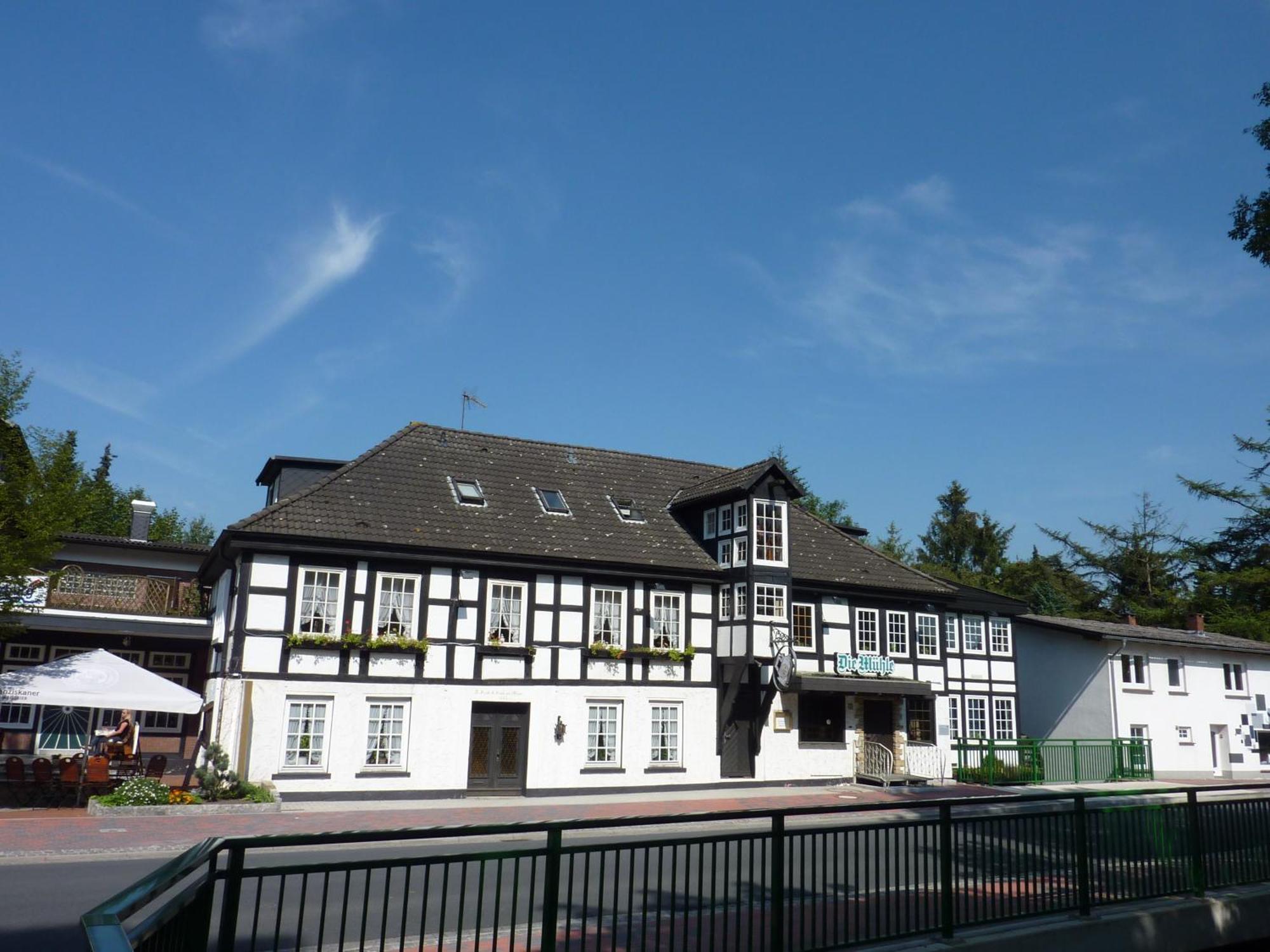 Akzent Hotel Zur Wasserburg - Hotel Garni Bed & Breakfast Harpstedt Ngoại thất bức ảnh
