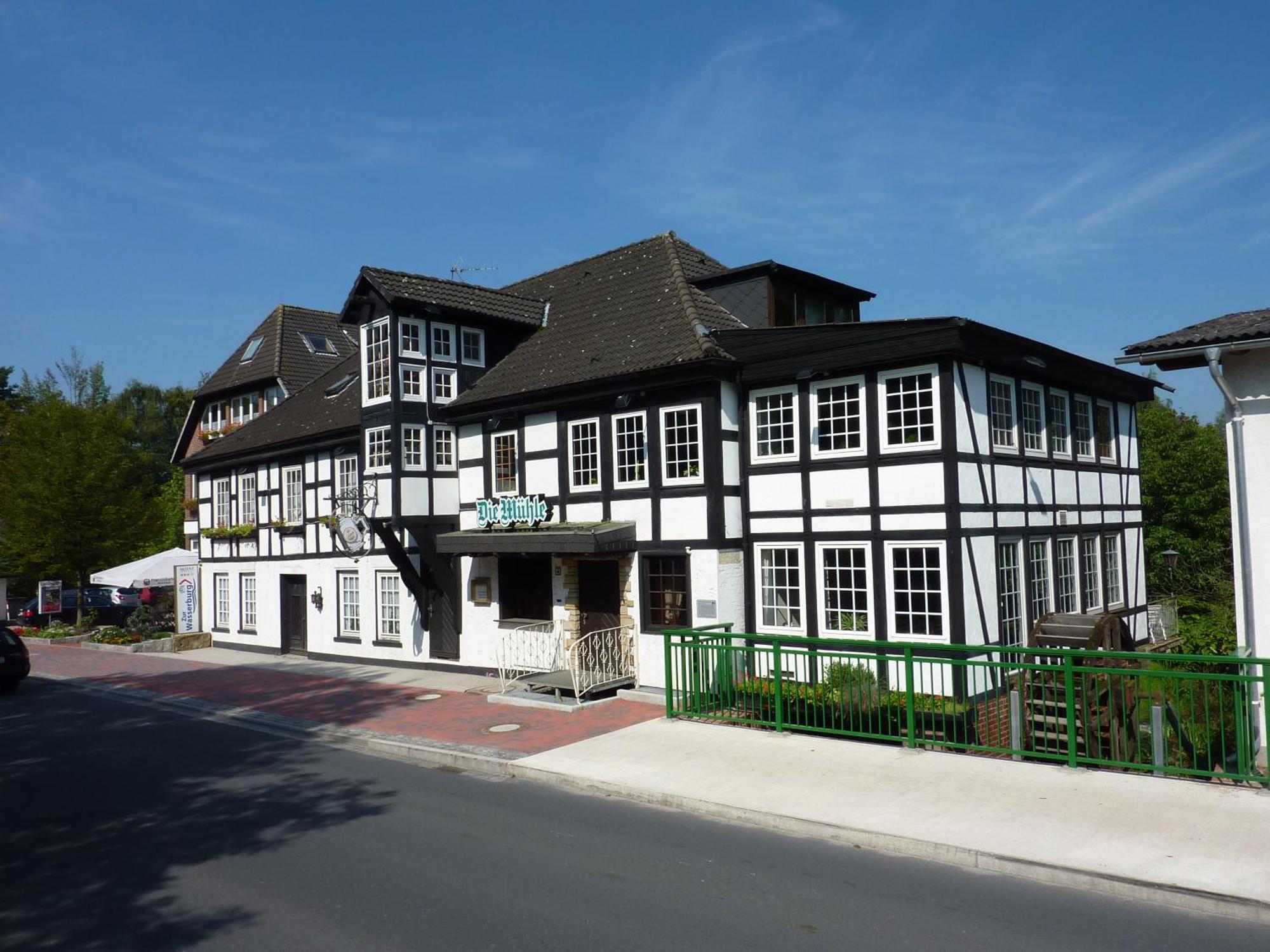 Akzent Hotel Zur Wasserburg - Hotel Garni Bed & Breakfast Harpstedt Ngoại thất bức ảnh
