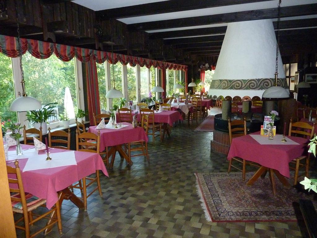 Akzent Hotel Zur Wasserburg - Hotel Garni Bed & Breakfast Harpstedt Ngoại thất bức ảnh
