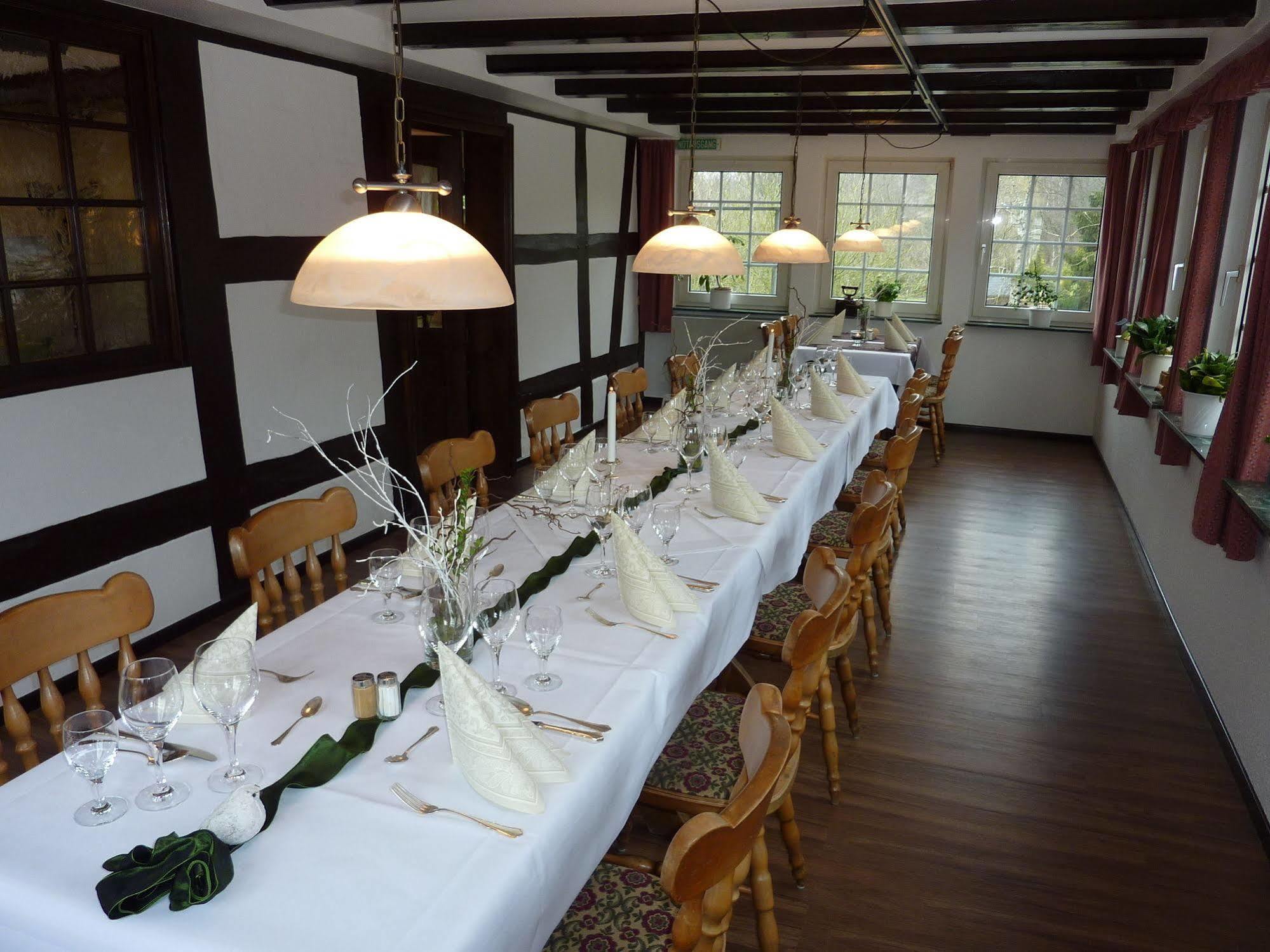 Akzent Hotel Zur Wasserburg - Hotel Garni Bed & Breakfast Harpstedt Ngoại thất bức ảnh