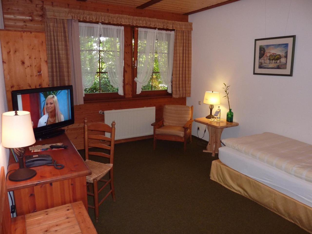 Akzent Hotel Zur Wasserburg - Hotel Garni Bed & Breakfast Harpstedt Ngoại thất bức ảnh